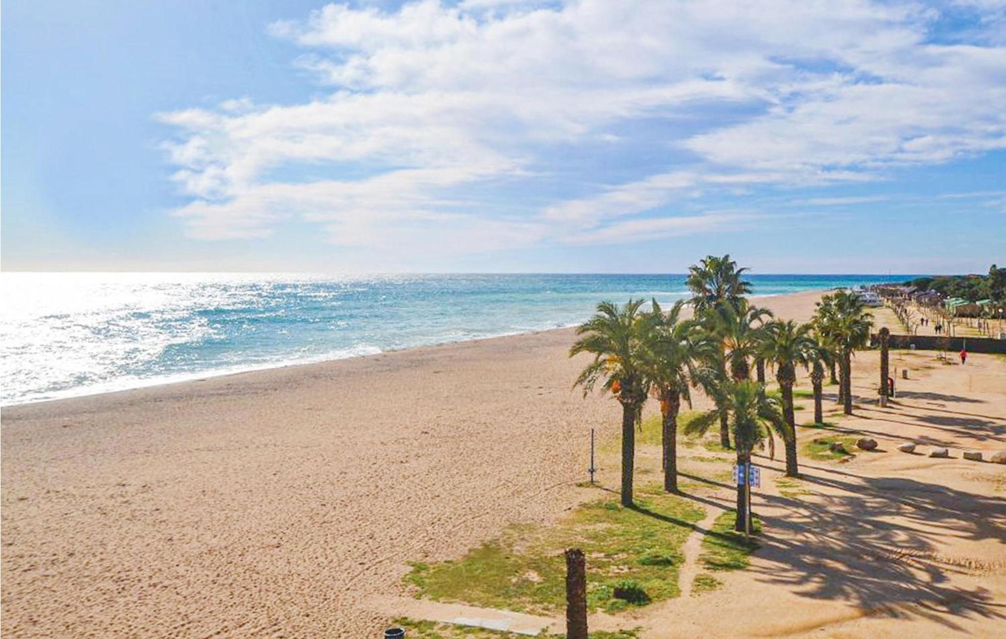 Awesome Apartment In Santa Susanna With Kitchen Esterno foto