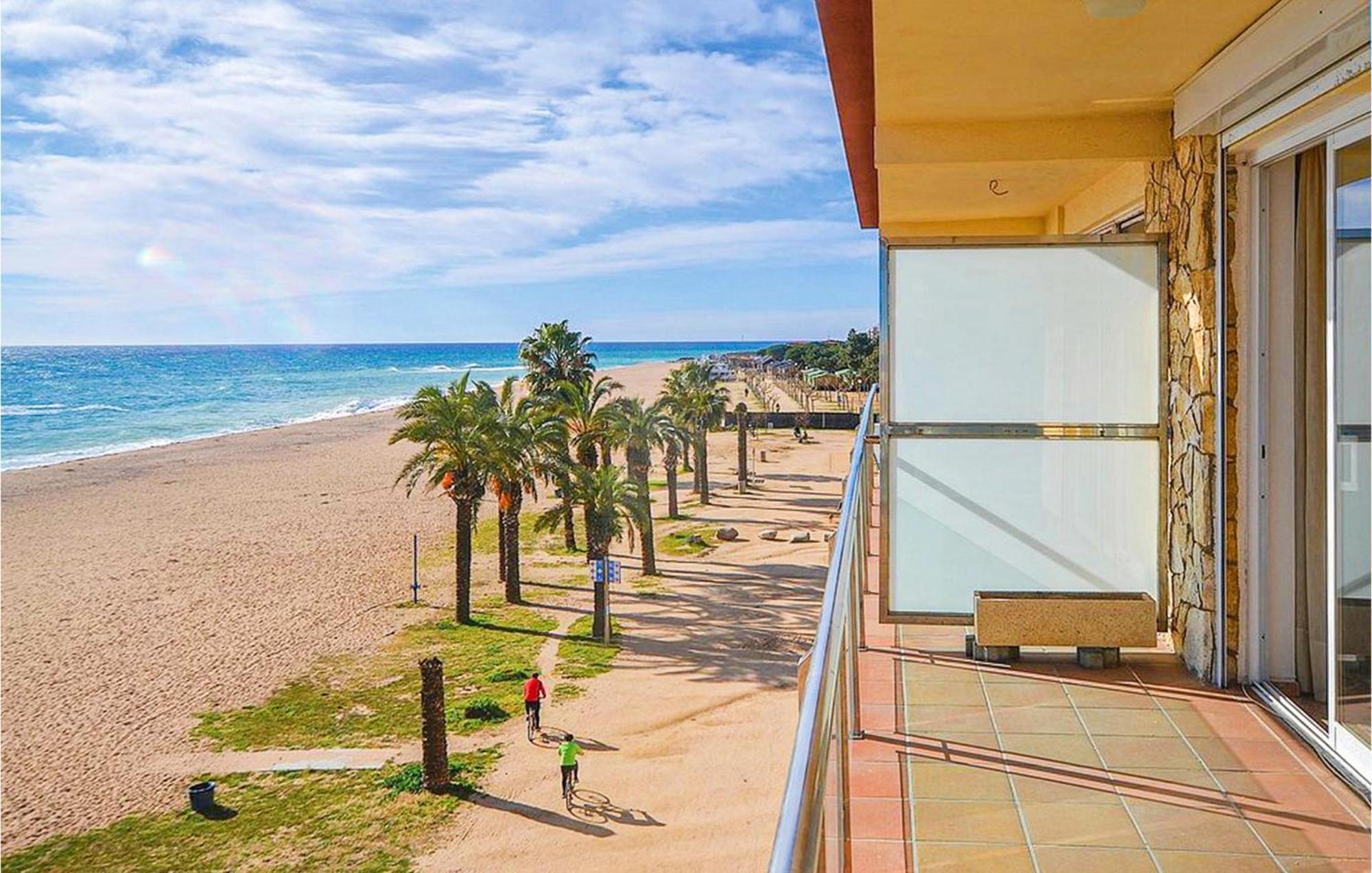 Awesome Apartment In Santa Susanna With Kitchen Esterno foto